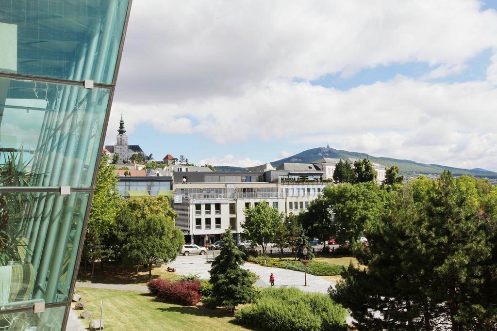 City Hotel Nitra With Free Parking Buitenkant foto